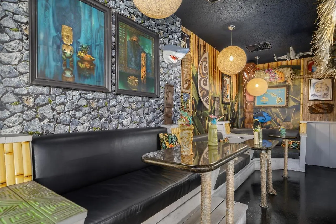 Hotel Caliente Tropics Palm Springs